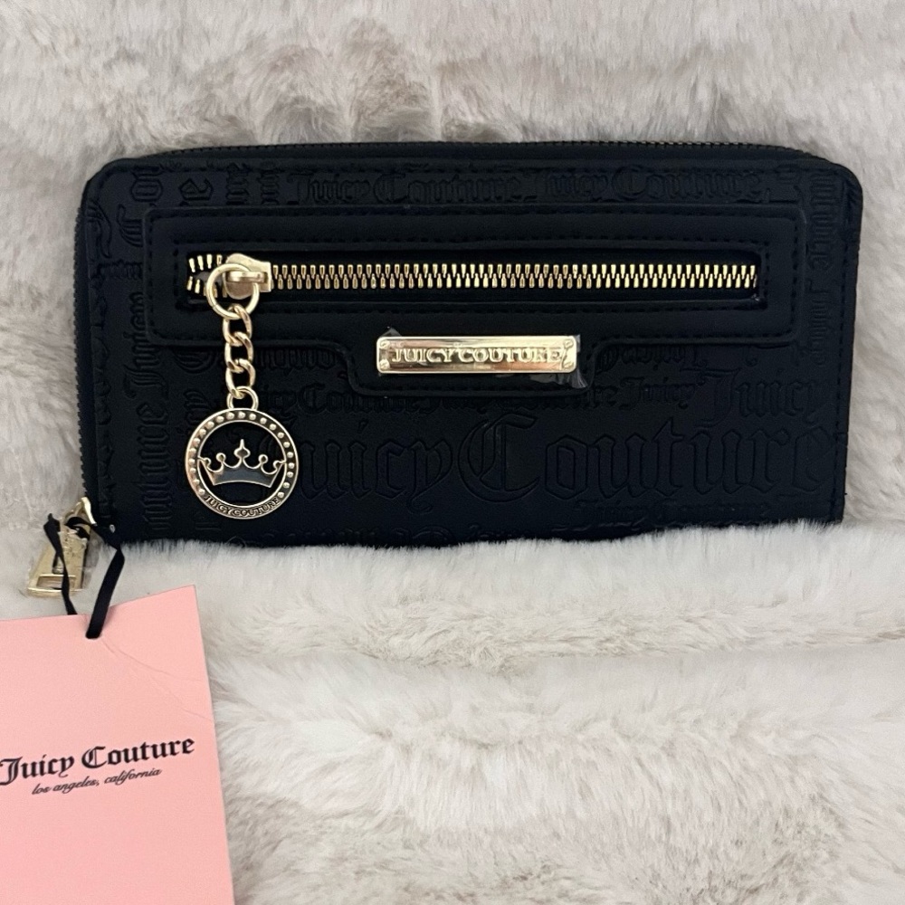 JUICY COUTURE Embossed Crown Wallet✨